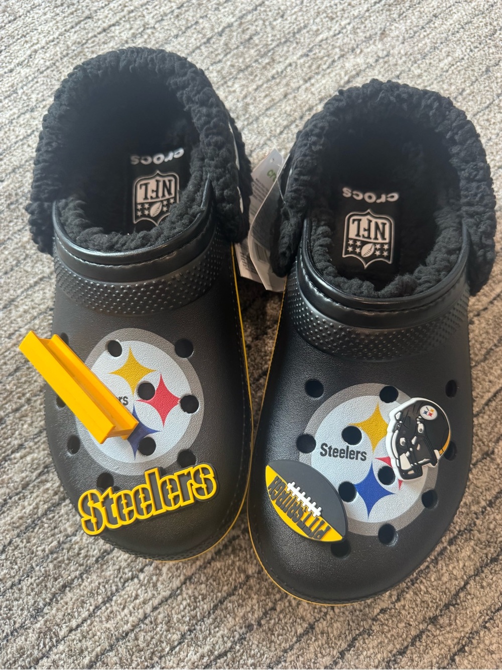Crocs NFL Pittsburgh Steelers Black Fuzzy Clog size M 9